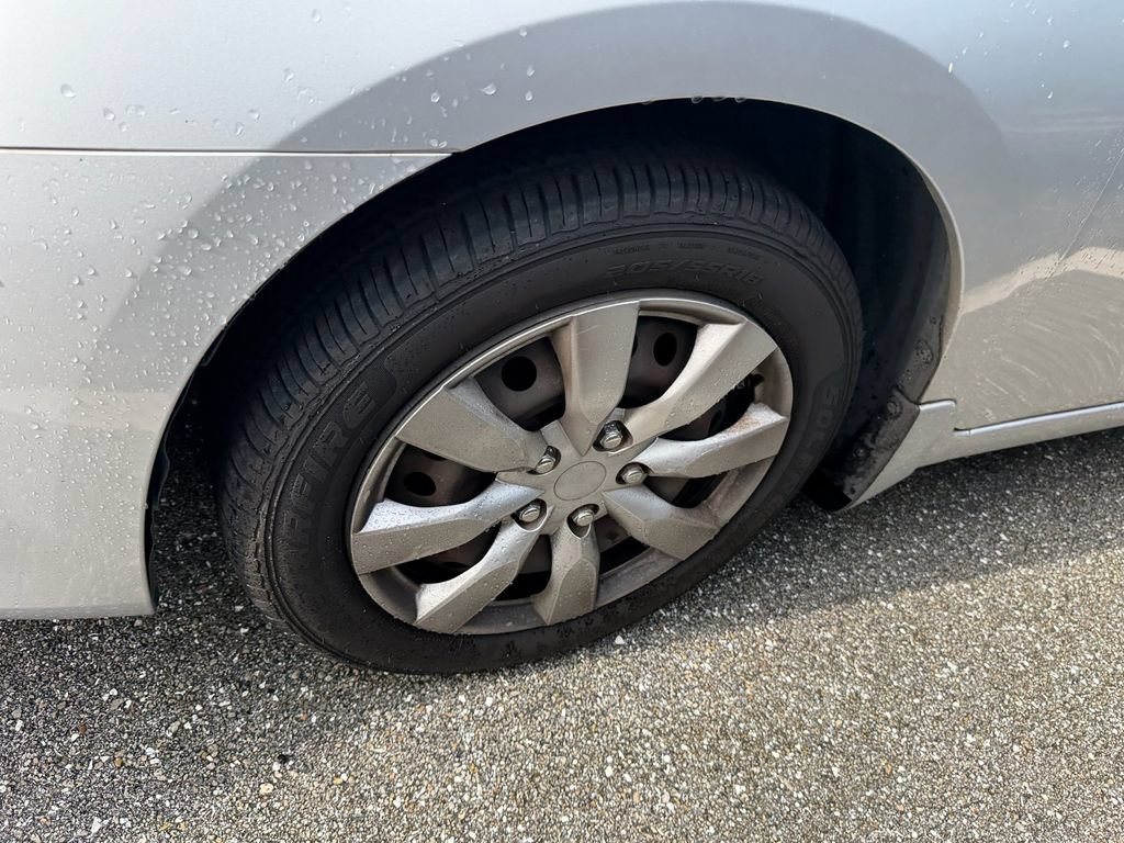 Used 2015 Nissan Sentra SV FWD image 5