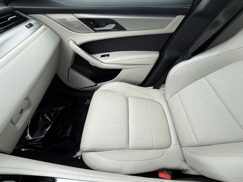 Used 2023 Jaguar F-PACE R-Dynamic S AWD/4WD image 23