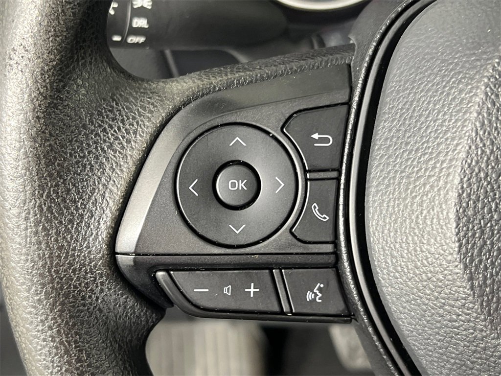 Used 2022 Toyota RAV4 LE image 23