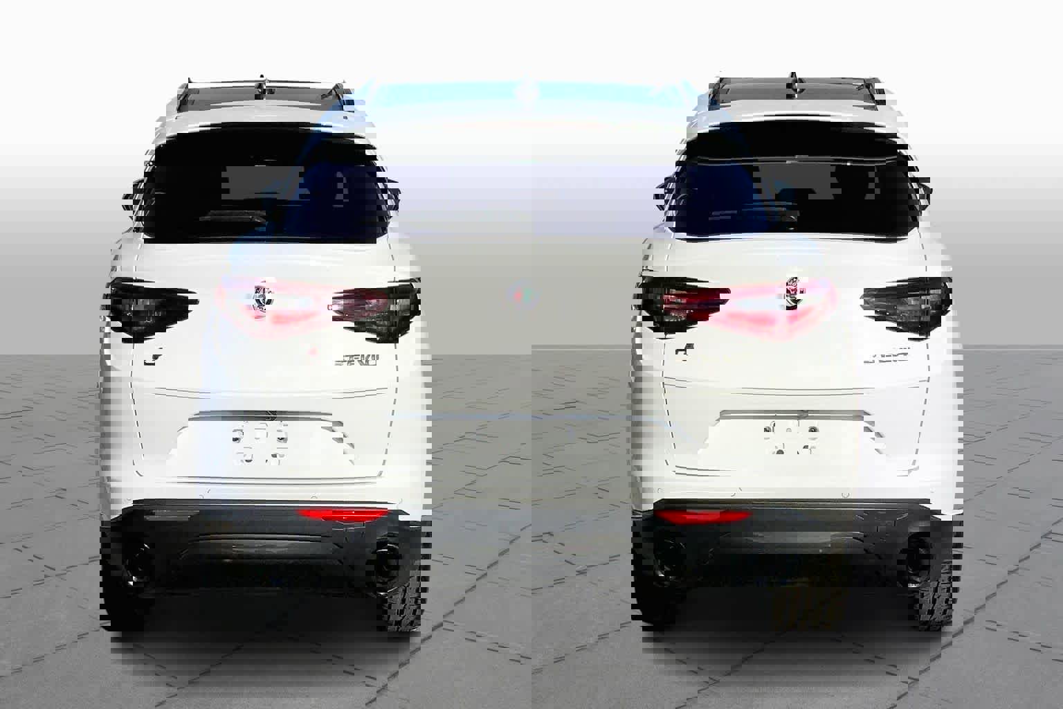 Used 2019 Alfa Romeo Stelvio Sprint w/ Nero Edizione image 5