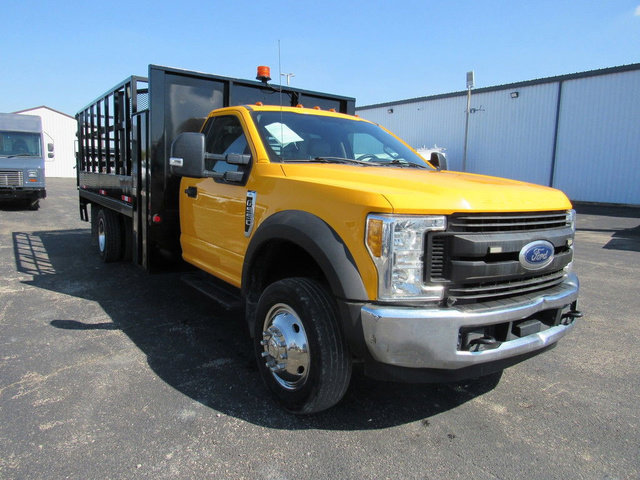 Used 2017 Ford F550 2WD Regular Cab Super Duty image 3