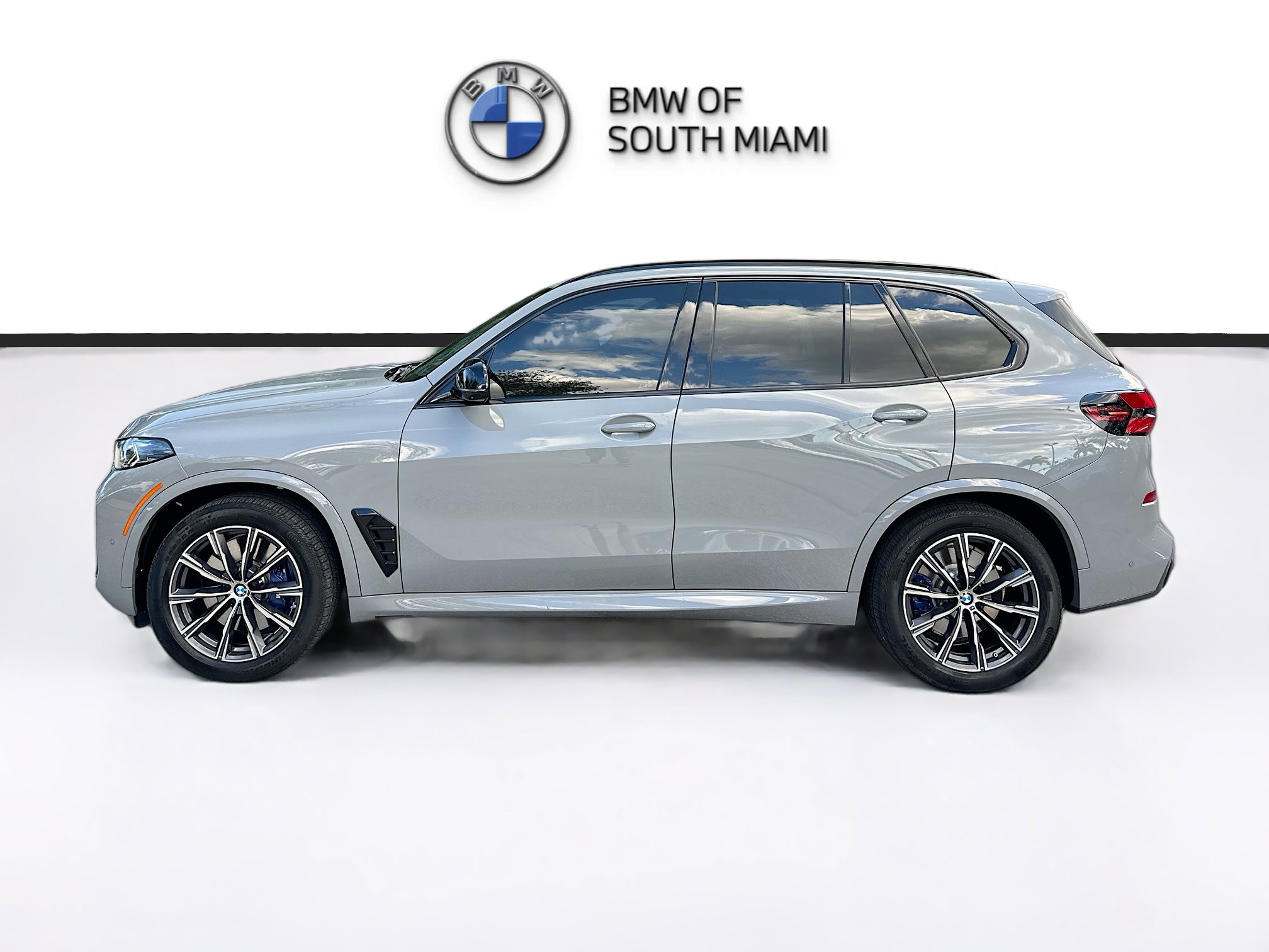 Used 2024 BMW X5 M60i image 4