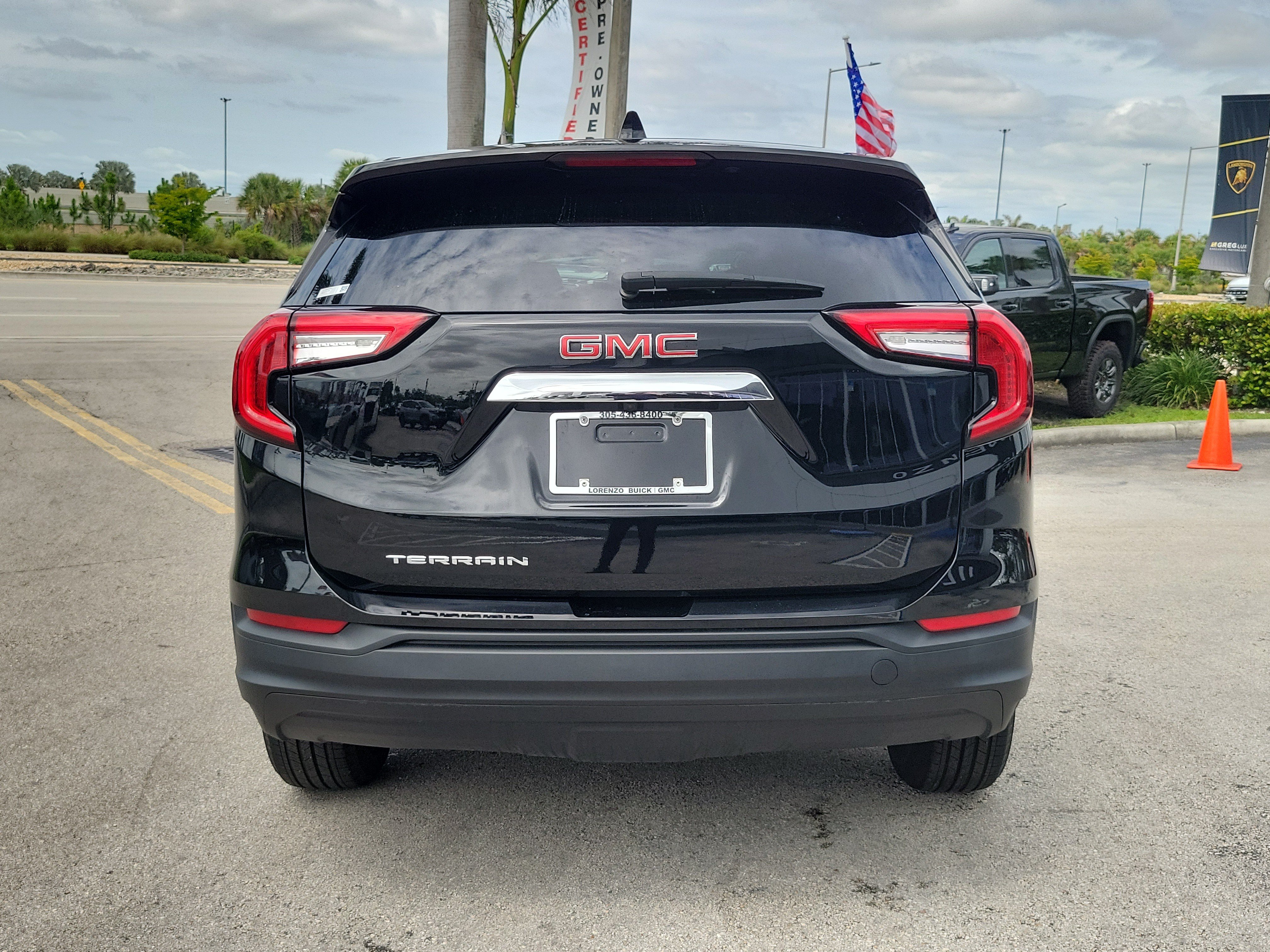 Used 2024 GMC Terrain SLE FWD image 6