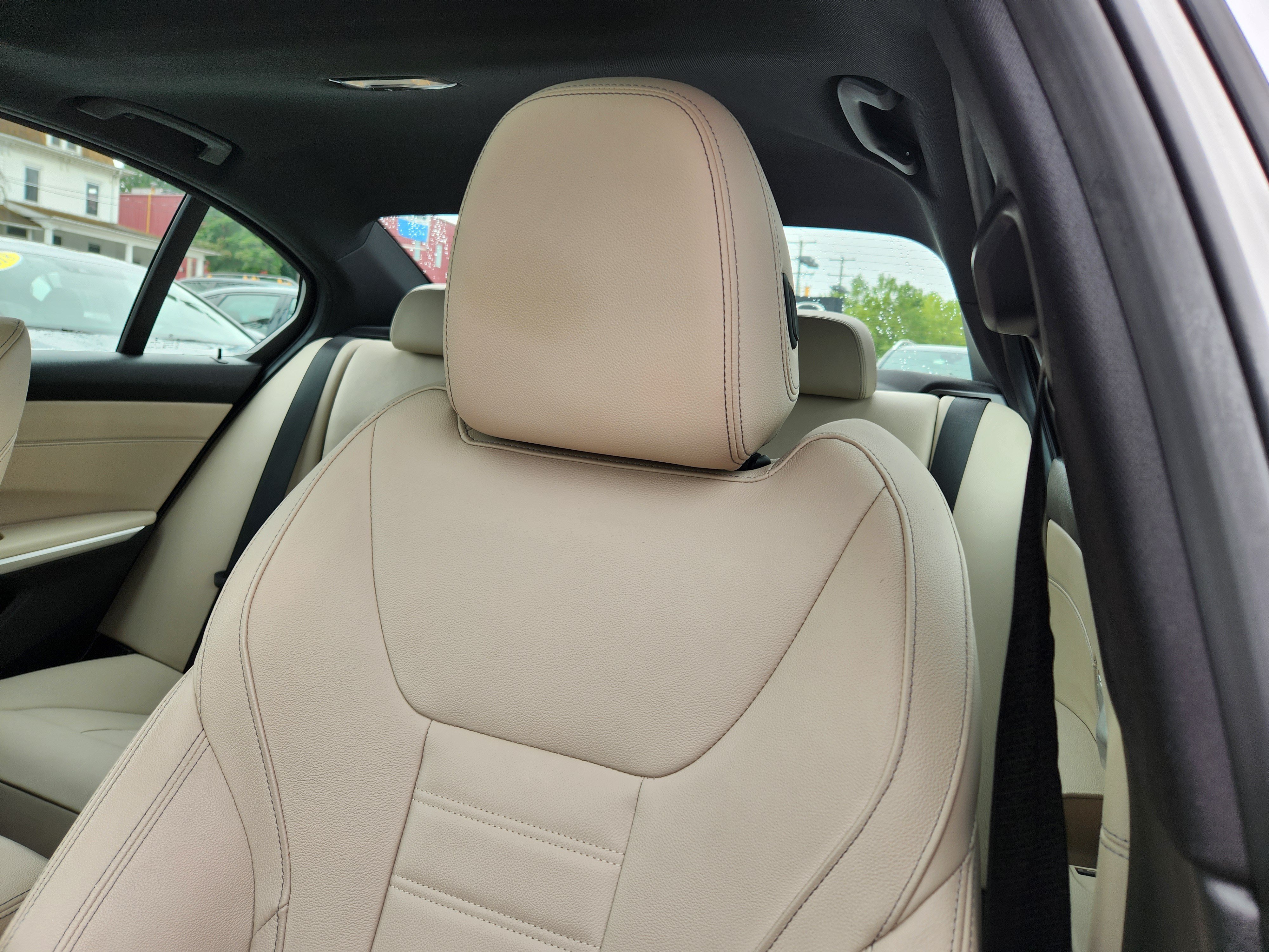 Used 2022 BMW 330i xDrive Sedan w/ Premium Package AWD/4WD image 11