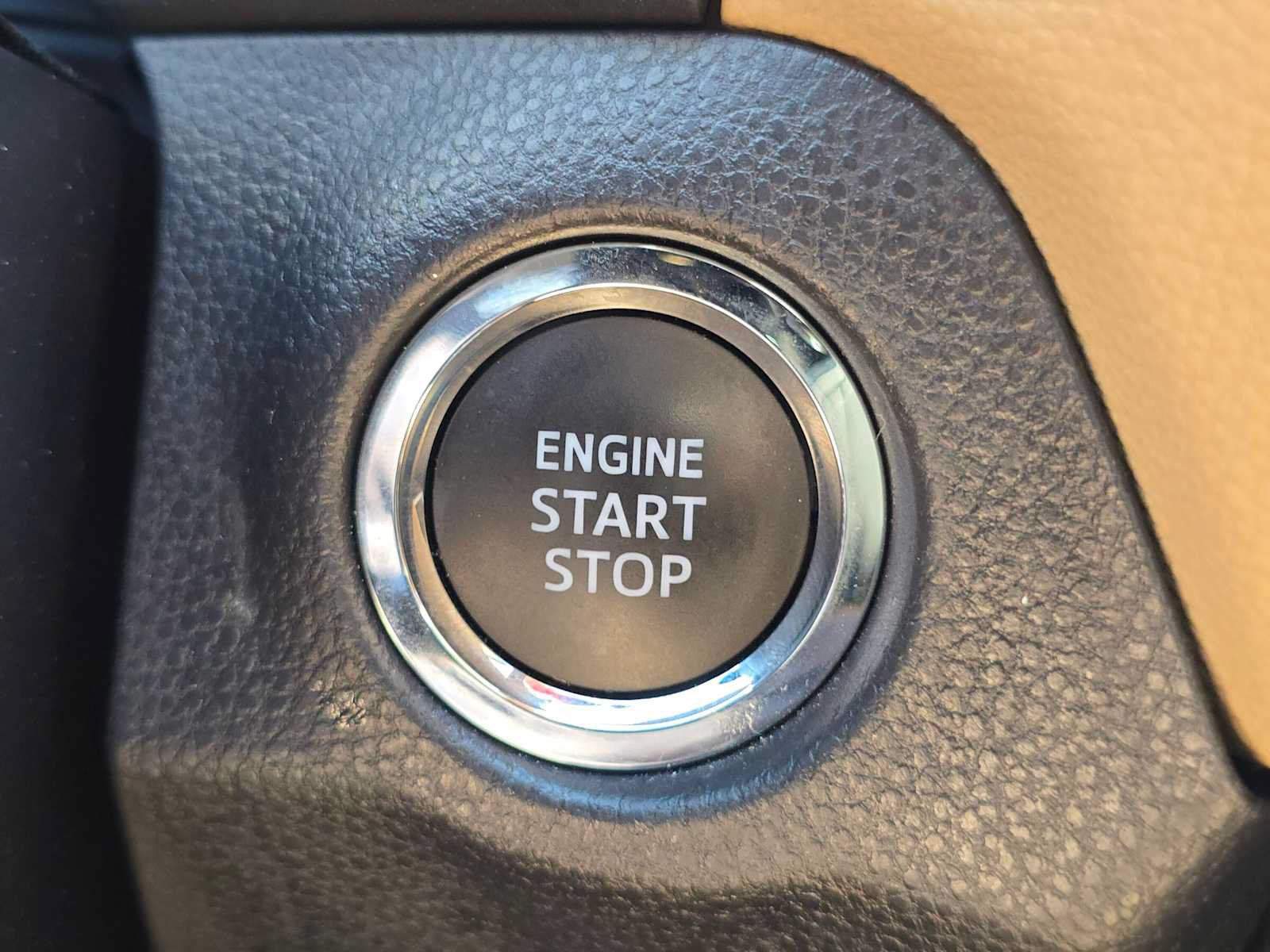 Certified 2025 Toyota RAV4 XLE FWD image 30