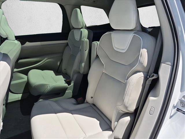 New 2026 Volvo EX90 Plus AWD/4WD image 17