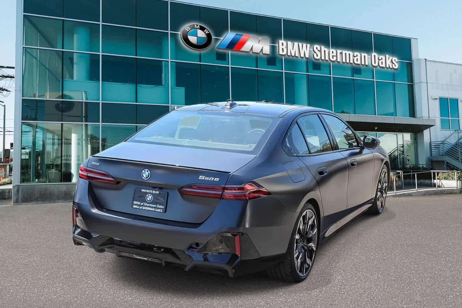 New 2027 BMW 550e xDrive AWD/4WD image 4