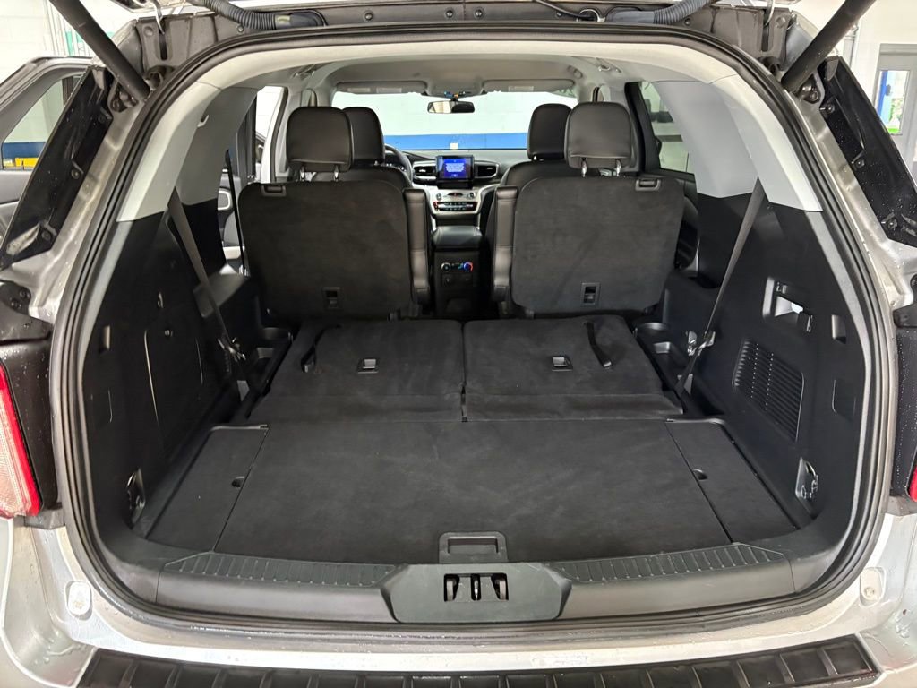 Used 2022 Ford Explorer XLT w/ Equipment Group 202A AWD/4WD image 28
