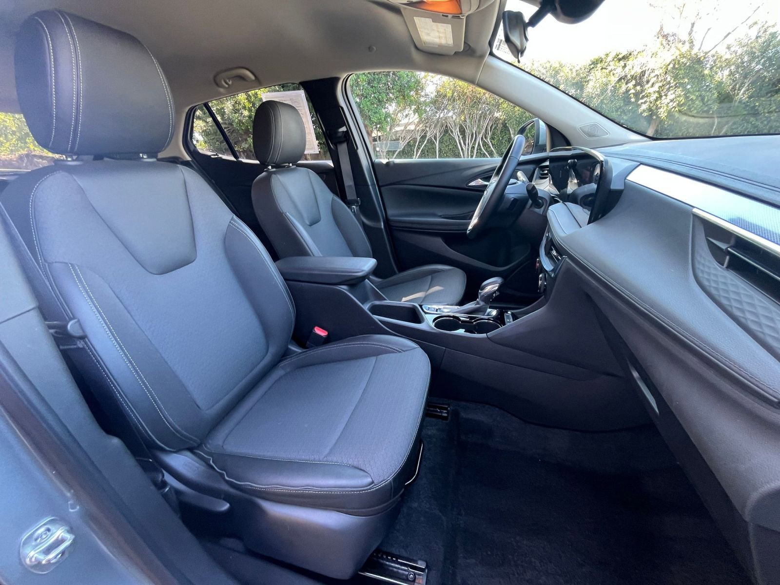 Used 2025 Buick Encore GX Preferred image 35