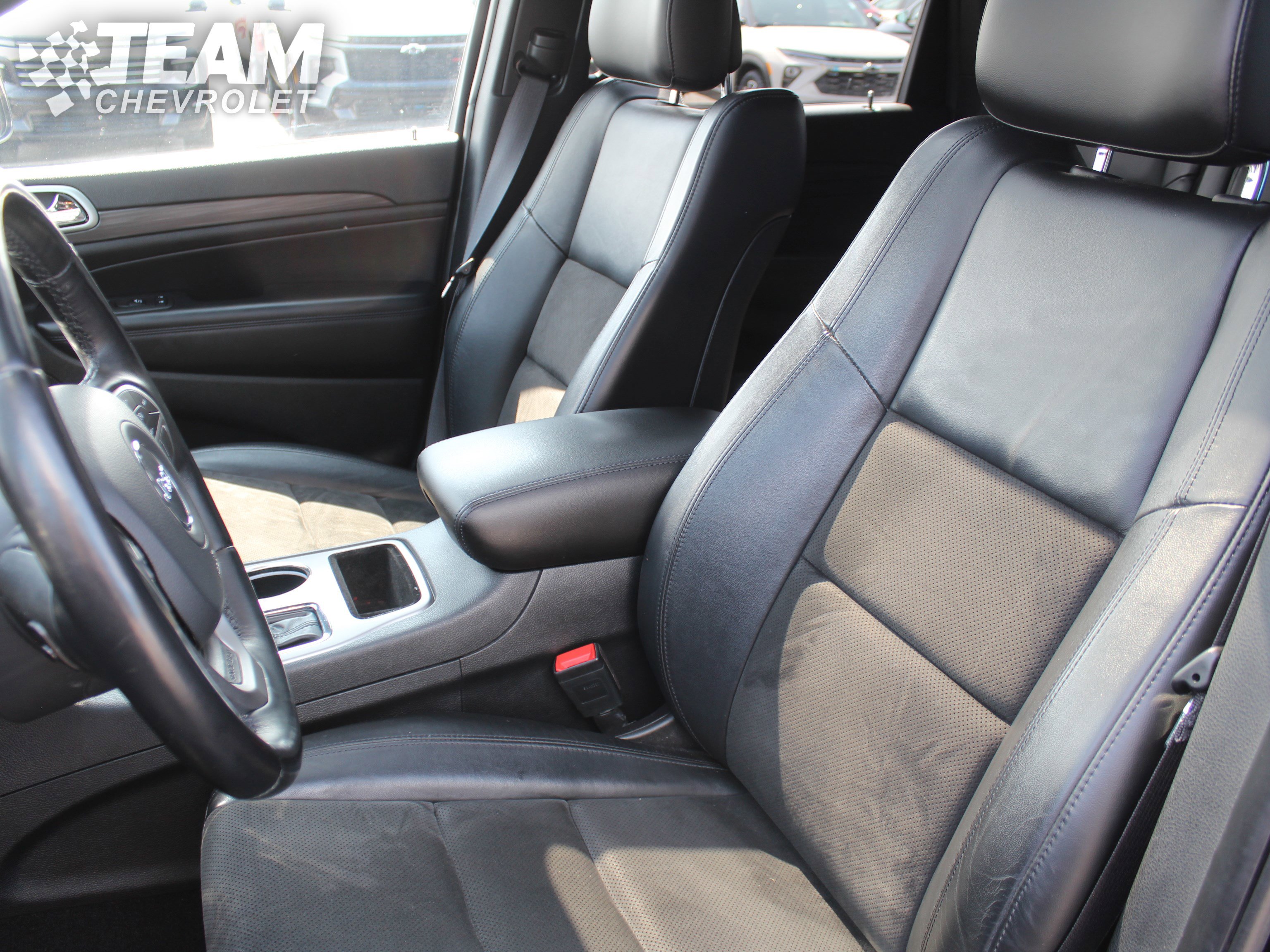 Used 2022 Jeep Grand Cherokee Laredo X AWD/4WD image 11