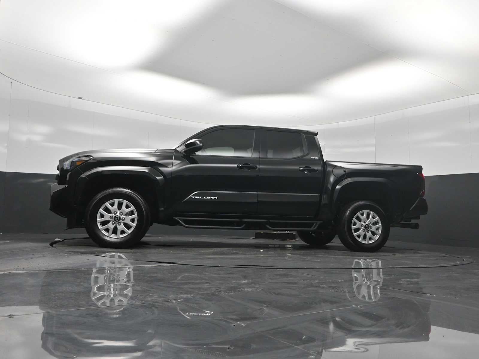 Used 2025 Toyota Tacoma SR5 RWD image 21