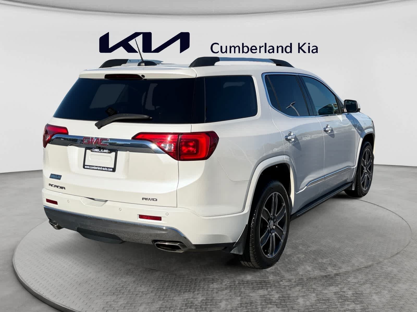 Used 2018 GMC Acadia Denali w/ Technology Package AWD/4WD image 5