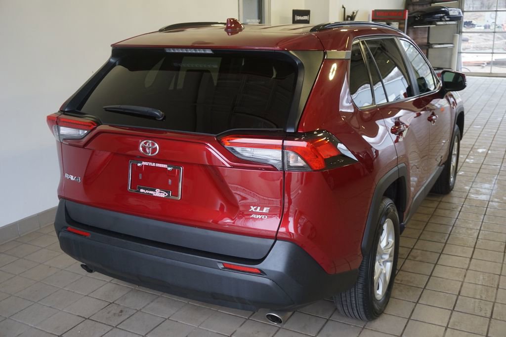 Certified 2021 Toyota RAV4 XLE w/ Convenience Package image 16