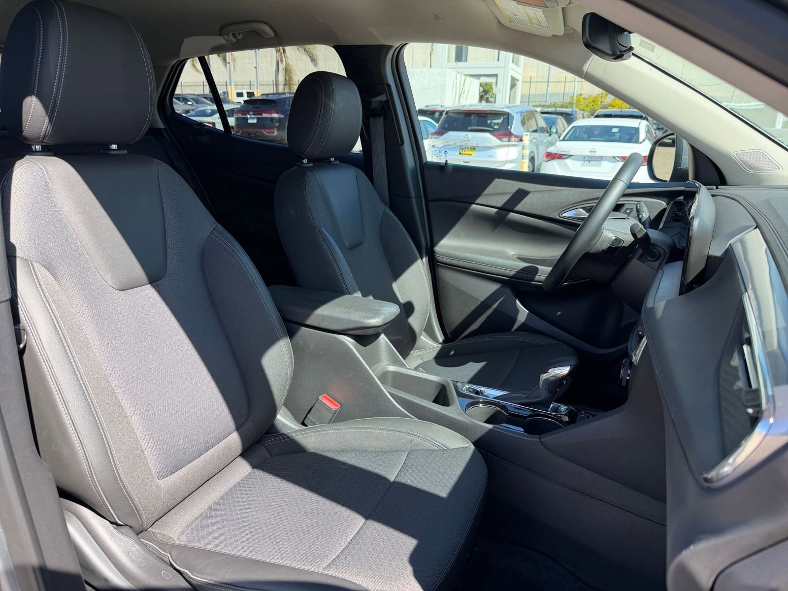 Used 2025 Buick Encore GX Preferred image 34