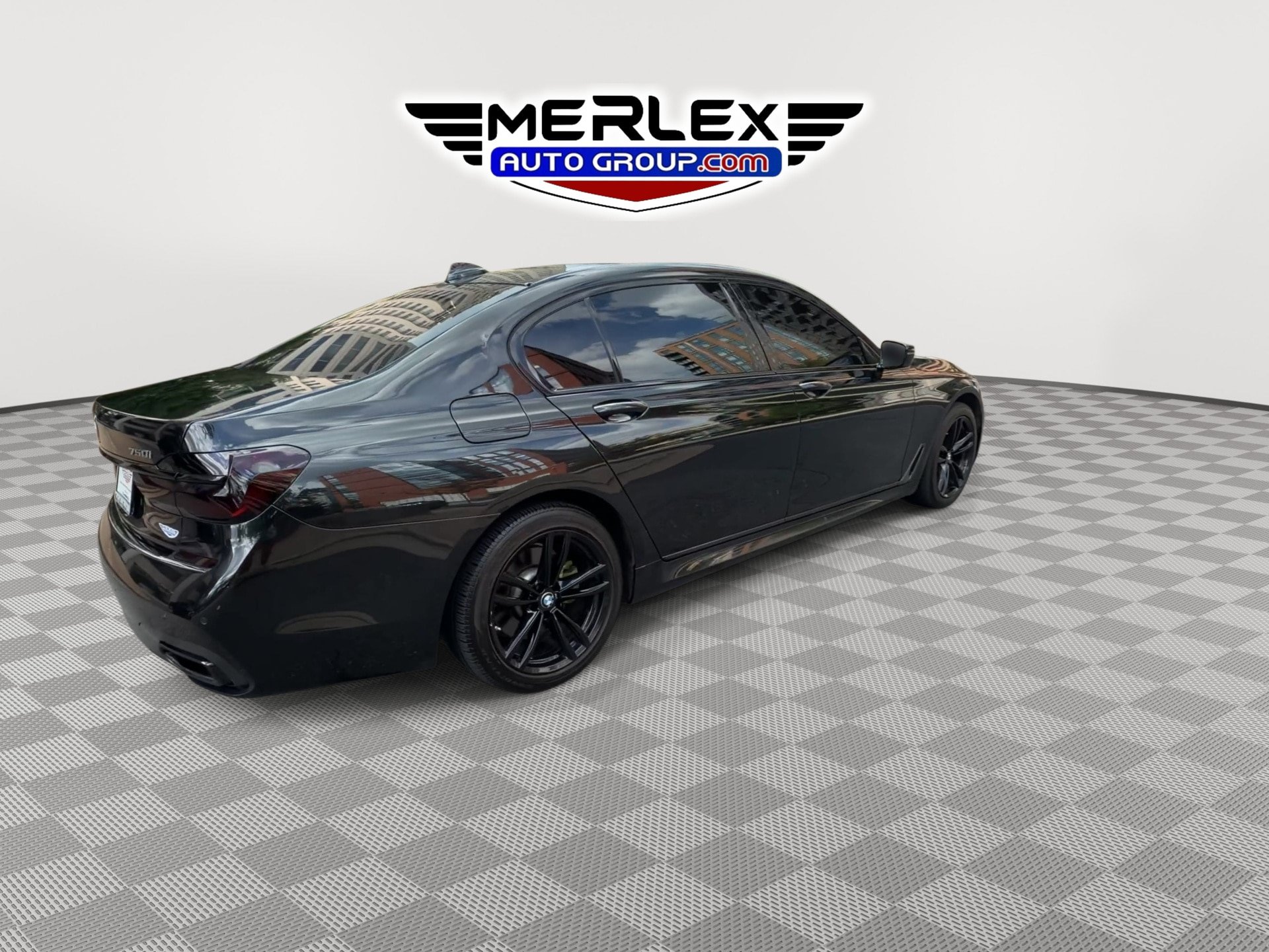 Used 2019 BMW 750i xDrive w/ M Sport Package AWD/4WD image 8