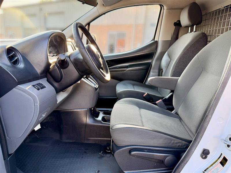 Used 2015 Nissan NV200 SV w/ Technology Package FWD image 7