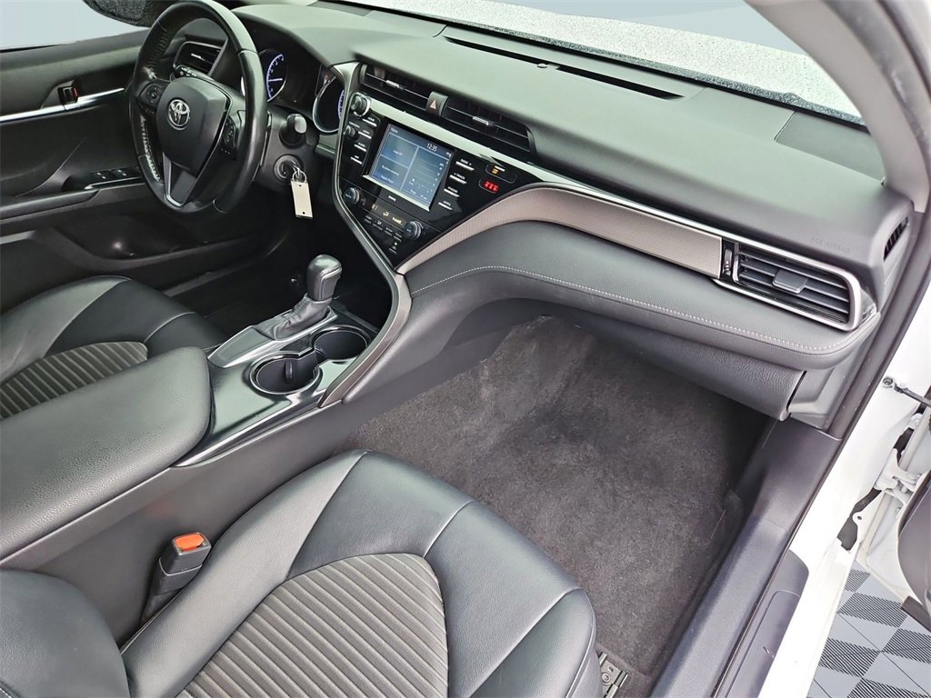 Used 2020 Toyota Camry SE image 28