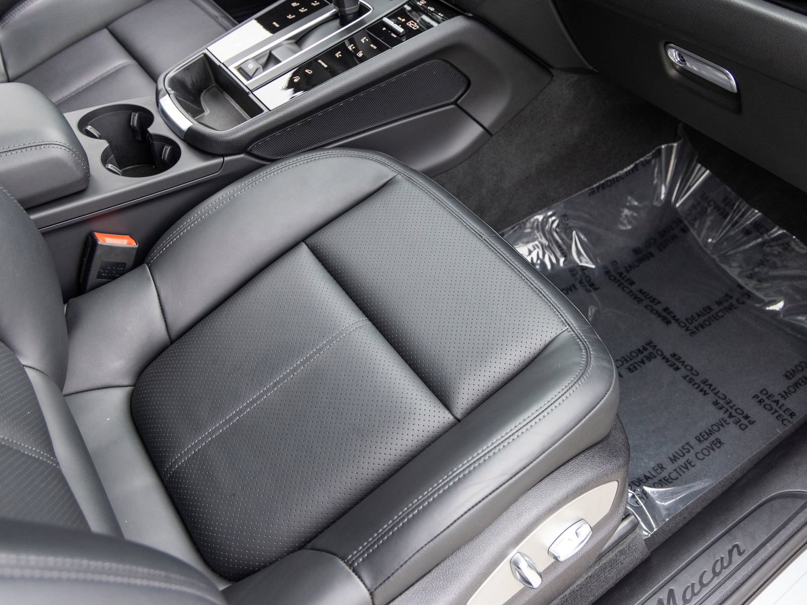 Certified 2026 Porsche Macan AWD/4WD image 62