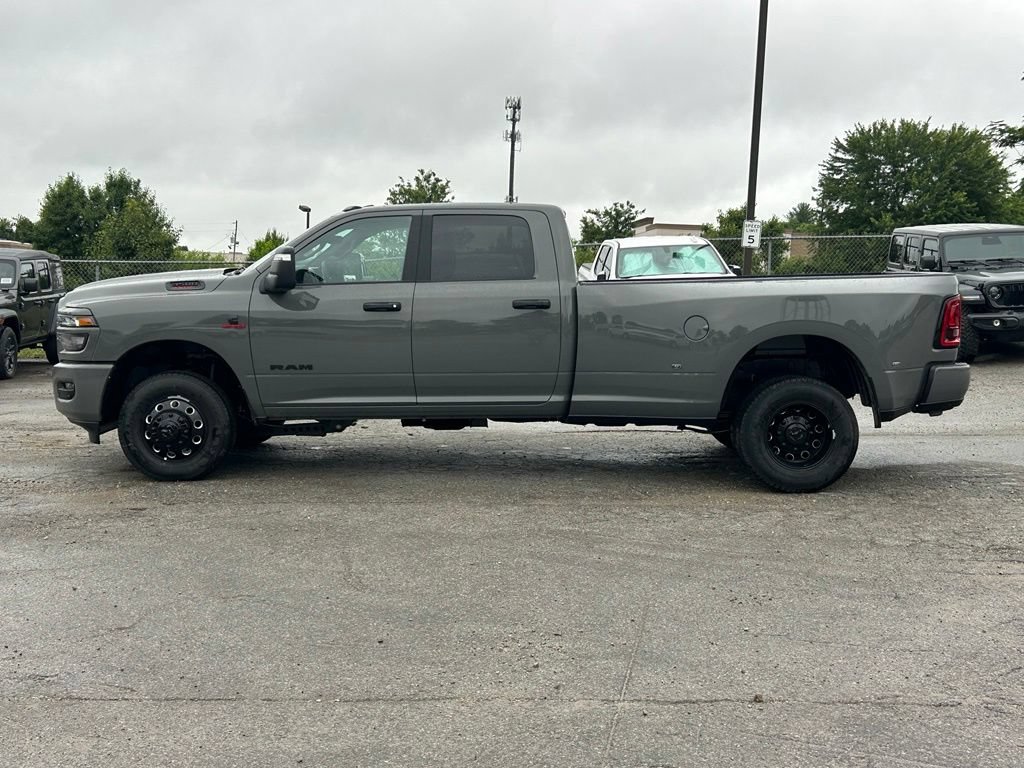 New 2026 RAM 3500 Big Horn AWD/4WD image 9