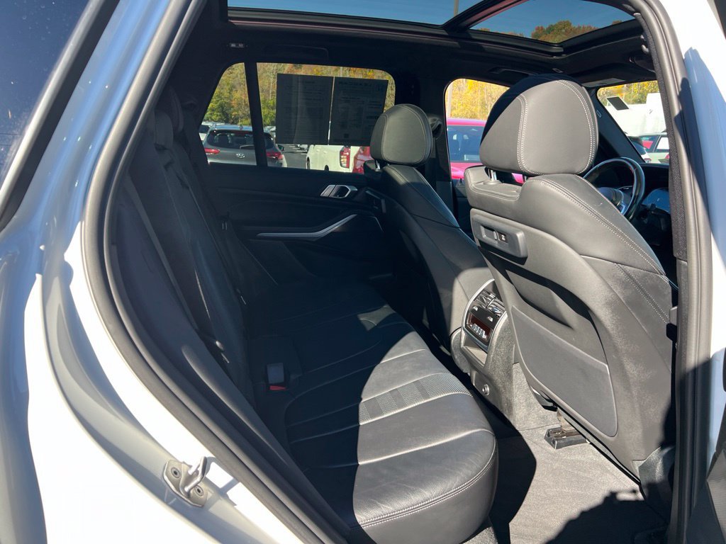 Used 2021 BMW X5 xDrive40i w/ M Sport Package AWD/4WD image 27