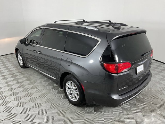 Used 2020 Chrysler Pacifica Touring-L image 6