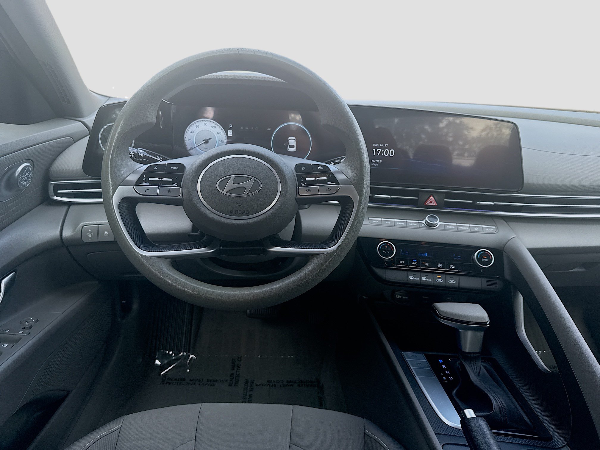 Used 2024 Hyundai Elantra SEL FWD image 18