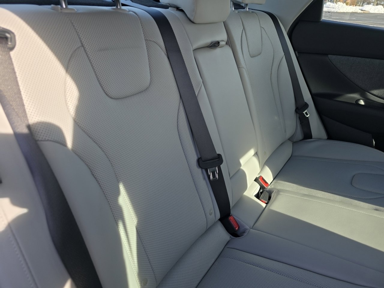 Used 2024 Hyundai Elantra Limited image 22