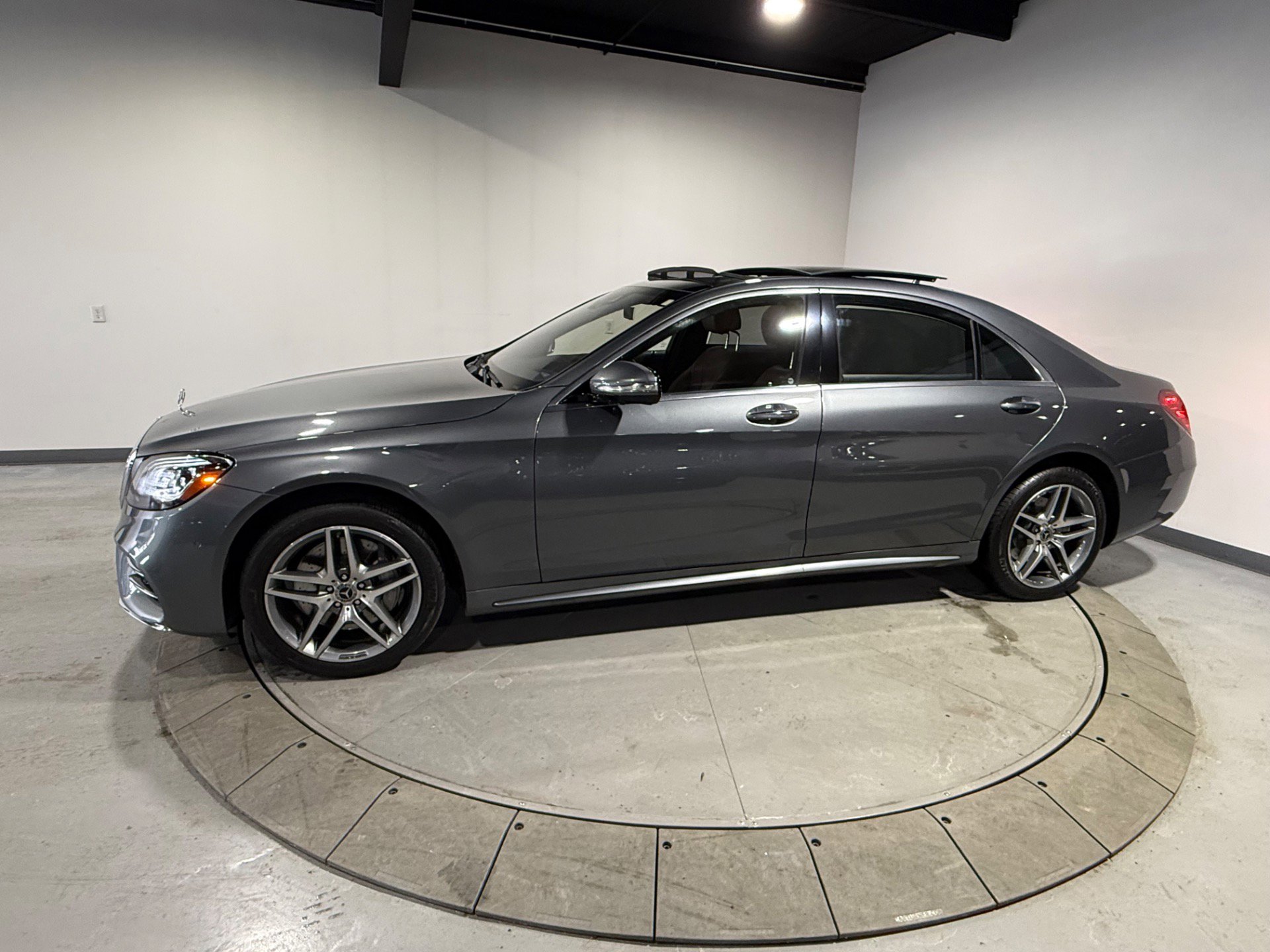 Used 2018 Mercedes-Benz S 450 S 450 4MATIC w/ AMG Line Exterior image 7