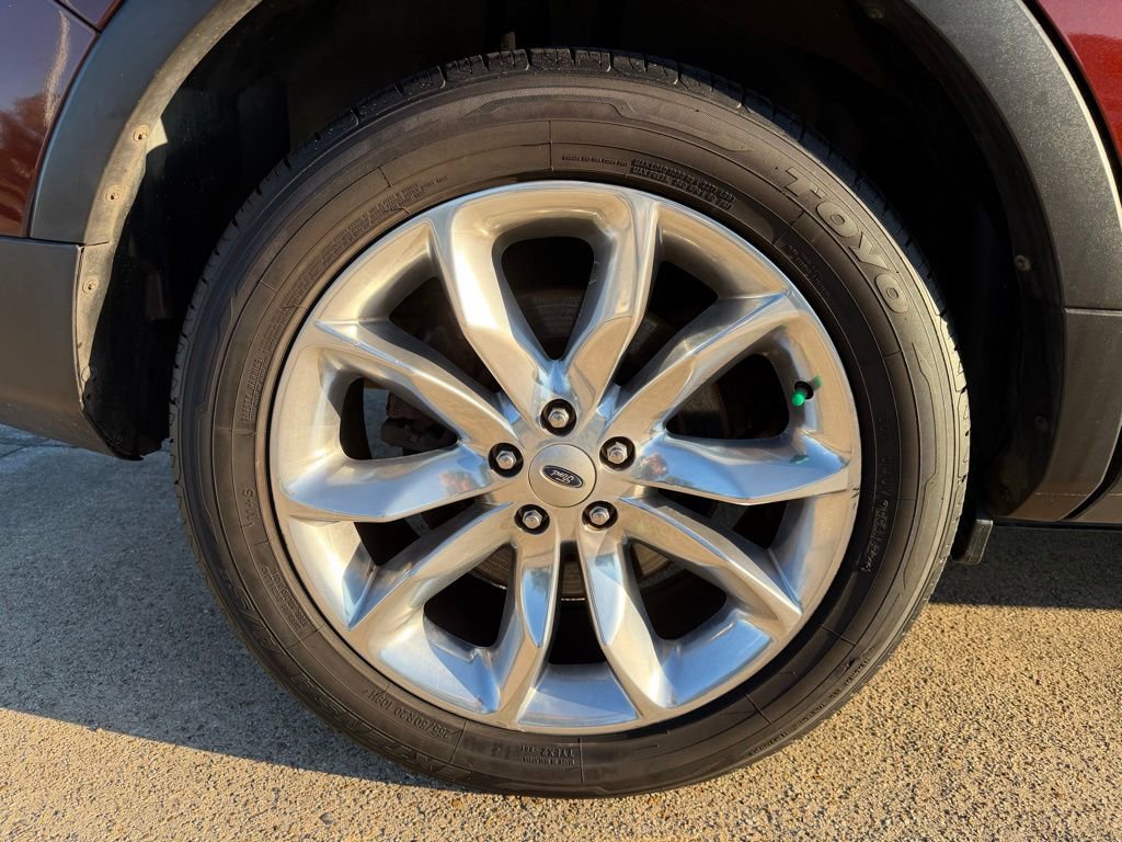 Used 2015 Ford Explorer XLT w/ Equipment Group 202B image 6