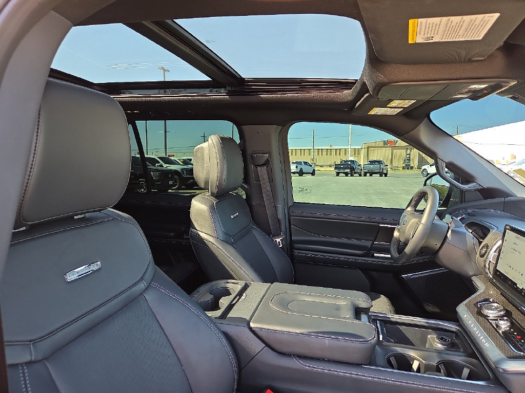 Used 2026 Ford Expedition Platinum w/ Stealth Appearance Package AWD/4WD image 13