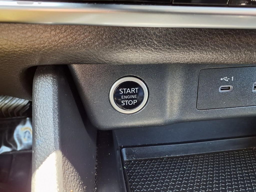 Certified 2023 Nissan Rogue SV AWD/4WD image 10