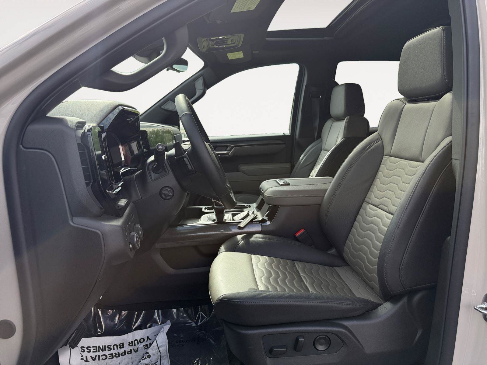 New 2026 Chevrolet Silverado 1500 ZR2 w/ Dark Appearance Package AWD/4WD image 10