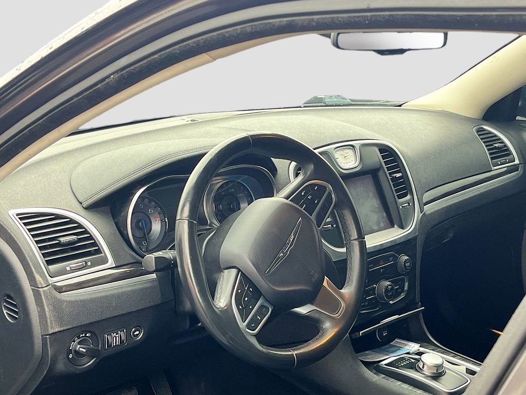 Used 2020 Chrysler 300 Touring w/ Sport Appearance Package image 9