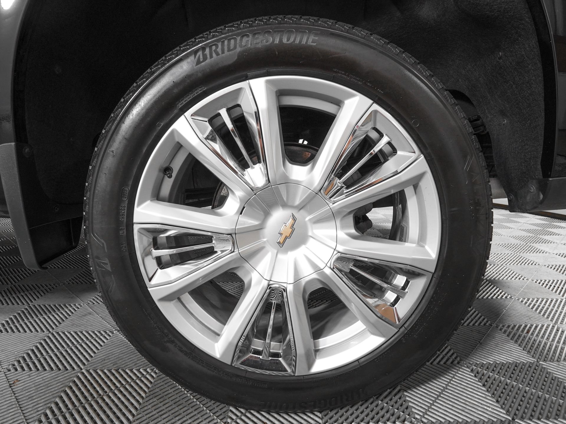 Used 2024 Chevrolet Silverado 1500 High Country w/ High Country Premium Package AWD/4WD image 34