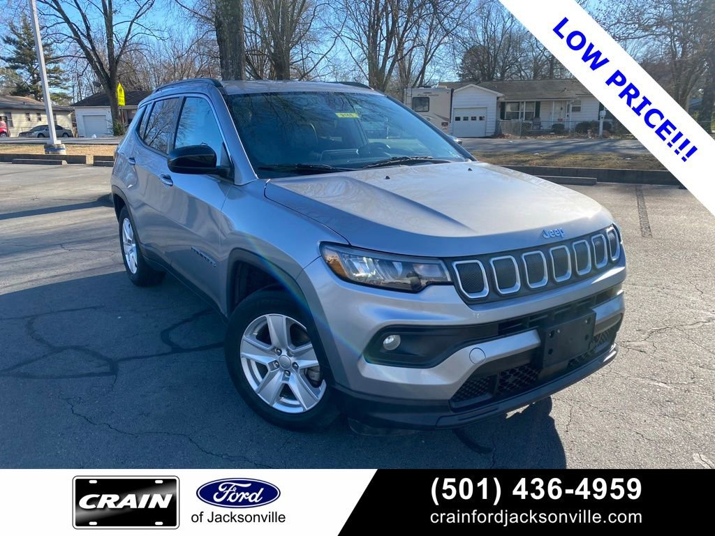 Used 2022 Jeep Compass Latitude image 1