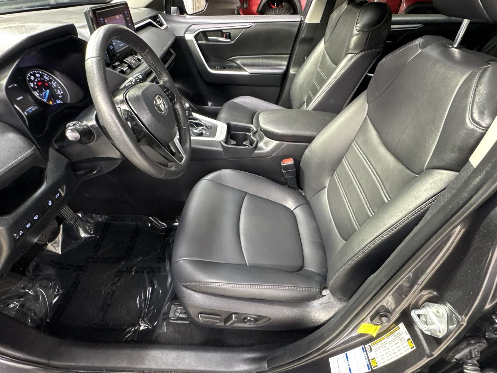 Used 2021 Toyota RAV4 XLE Premium AWD/4WD image 16