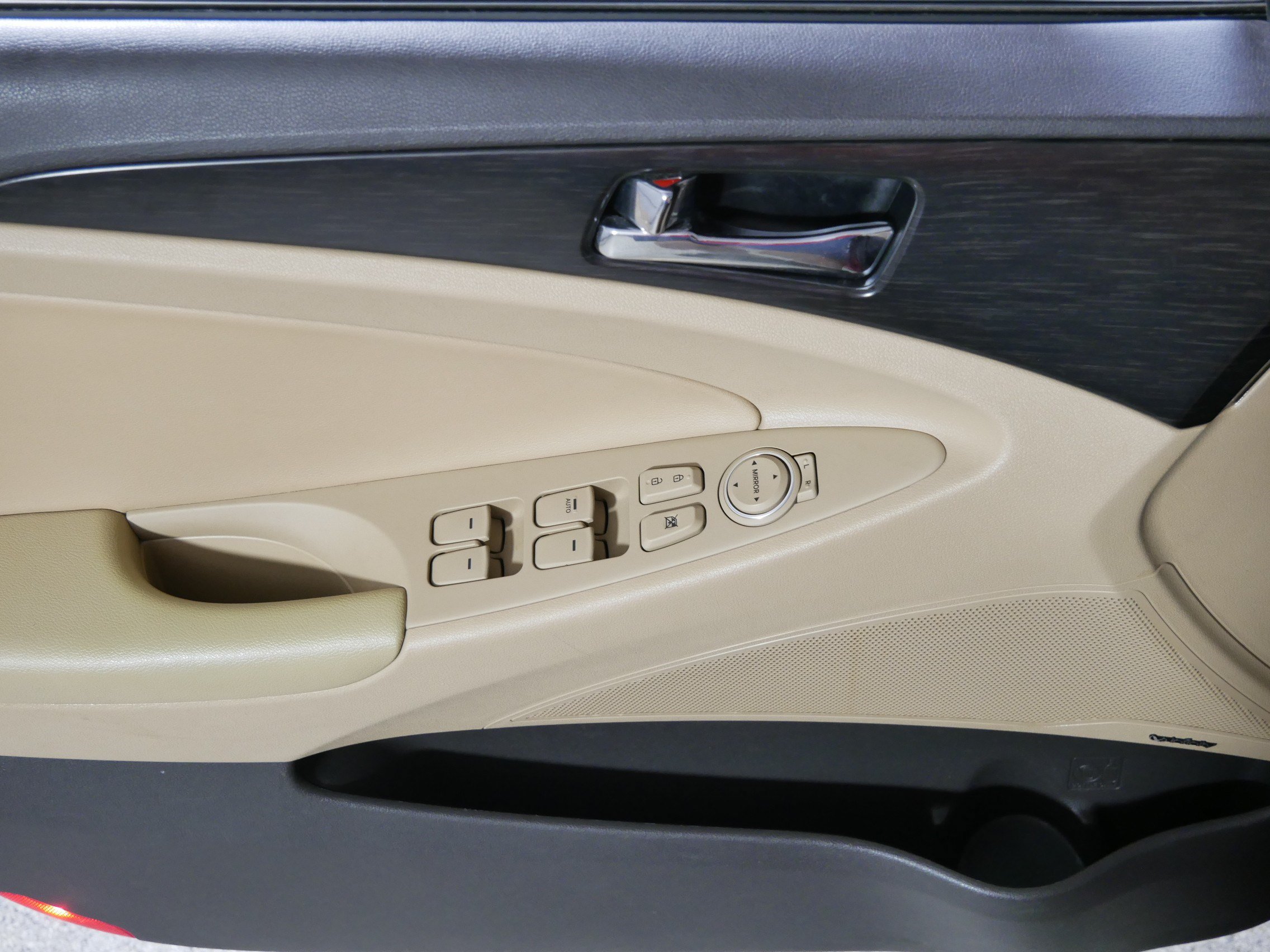 Used 2013 Hyundai Sonata Limited w/ Premium Pkg FWD image 19