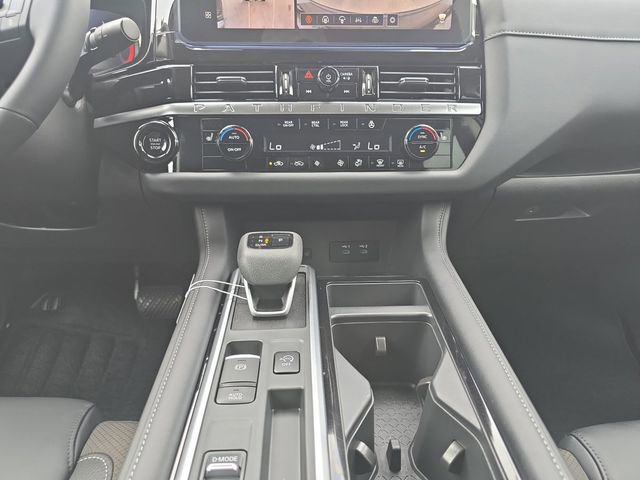 New 2026 Nissan Pathfinder SL image 3