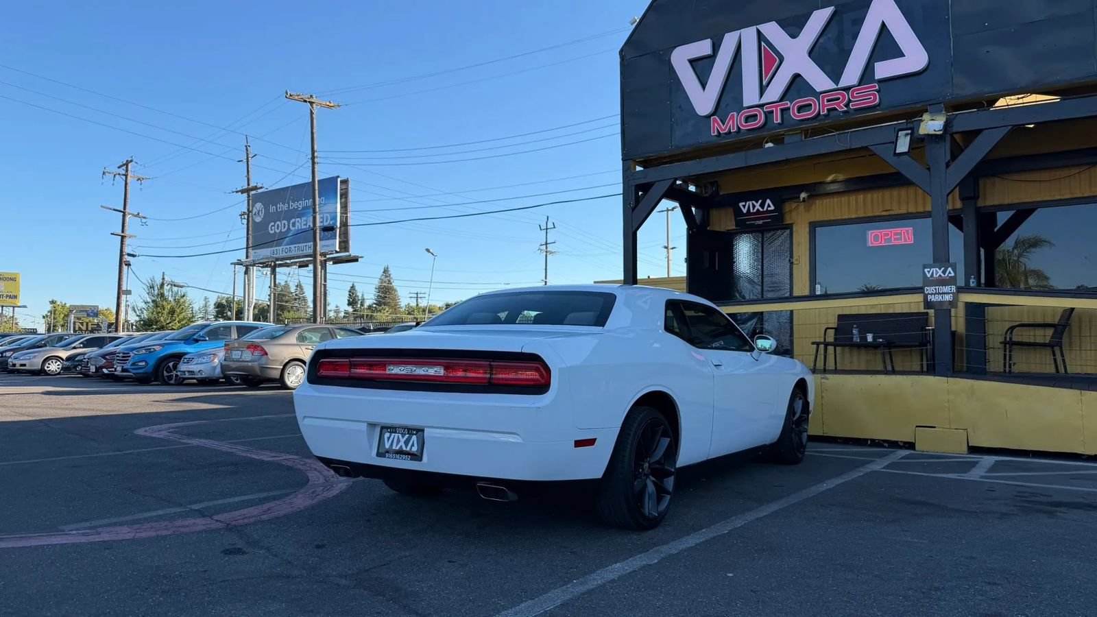 Used 2012 Dodge Challenger SXT RWD image 5