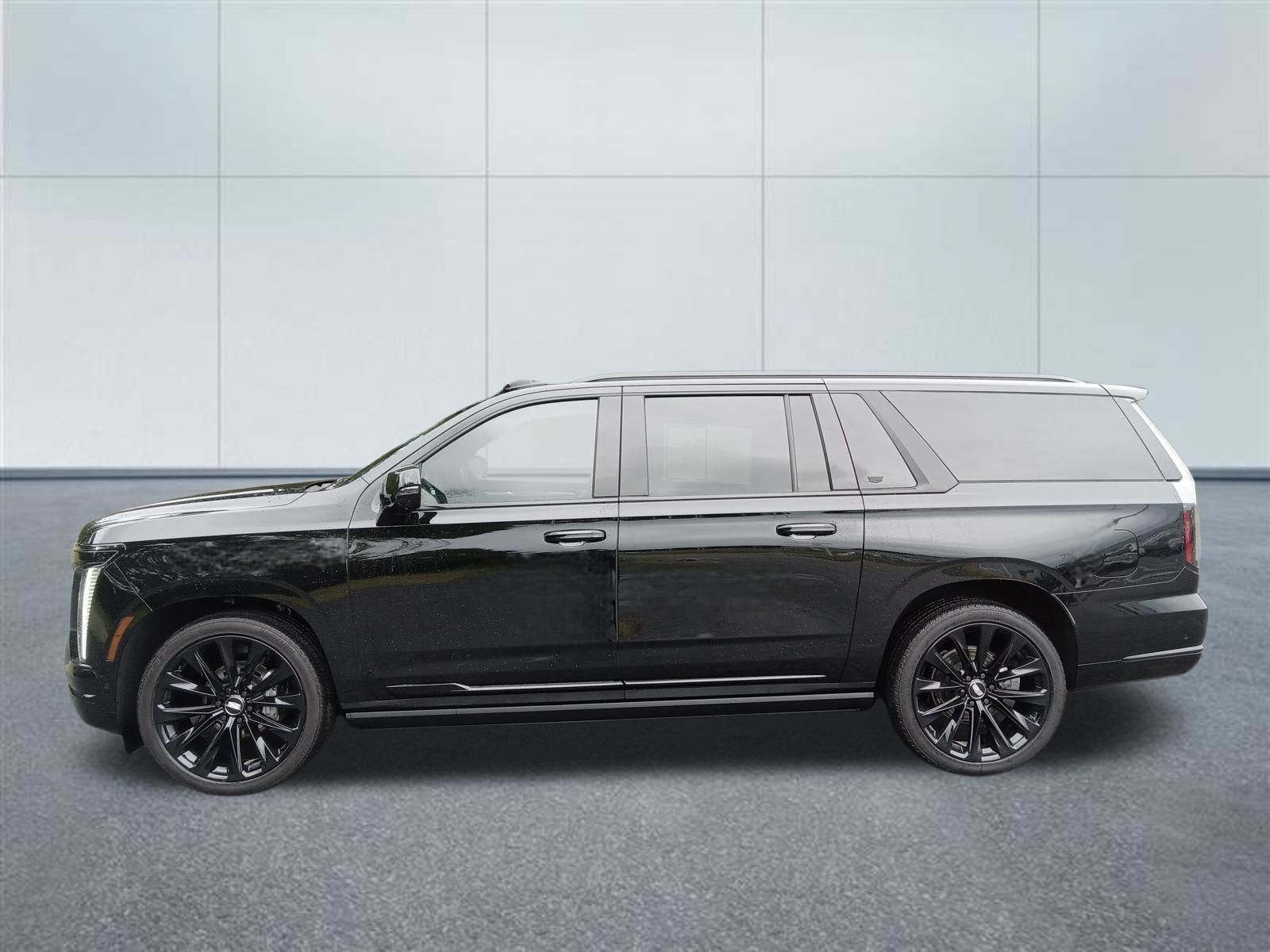 Used 2026 Cadillac Escalade ESV Sport w/ LPO, ONYX Package AWD/4WD image 2