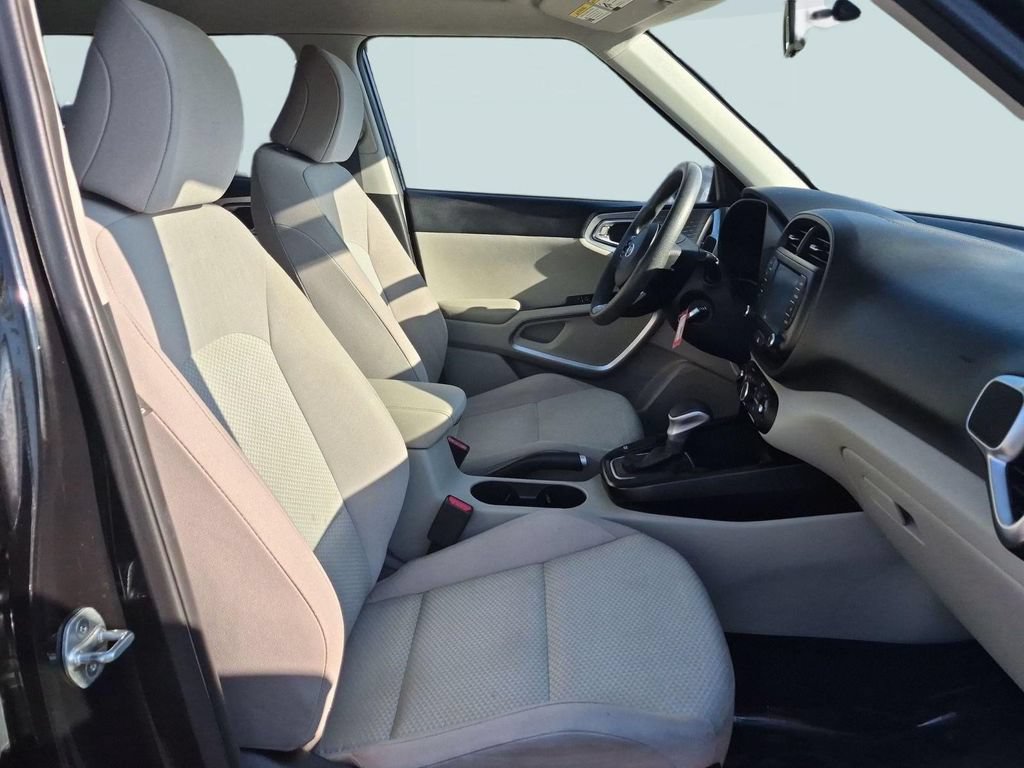 Used 2021 Kia Soul LX FWD image 26