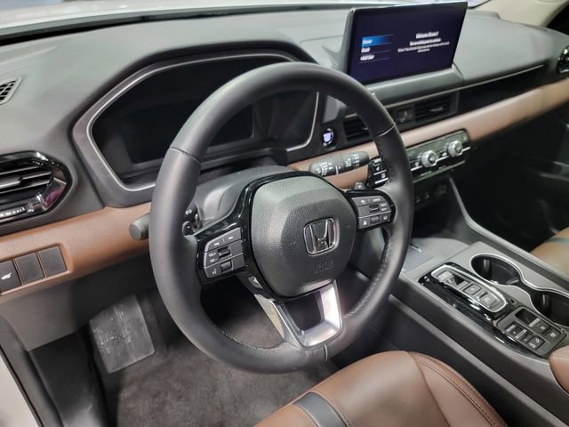 Certified 2026 Honda Pilot Touring image 11