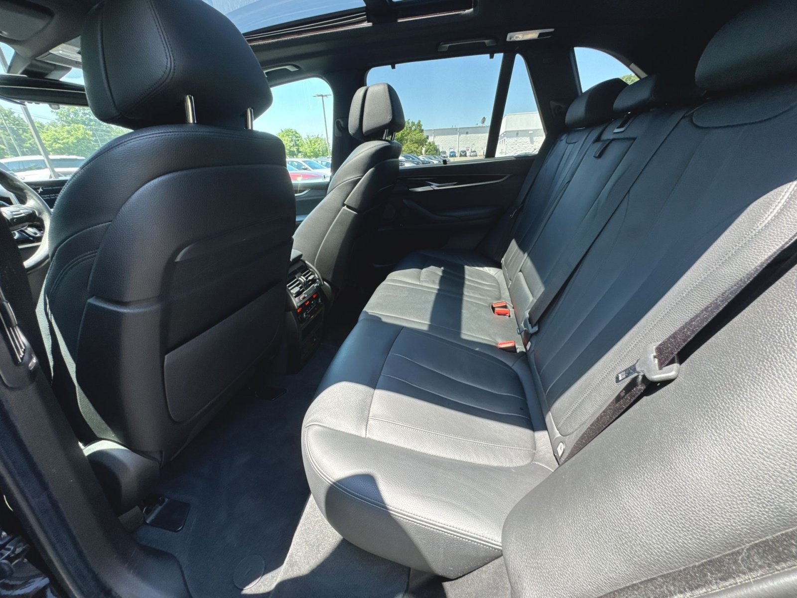 Used 2015 BMW X5 xDrive50i AWD/4WD image 24