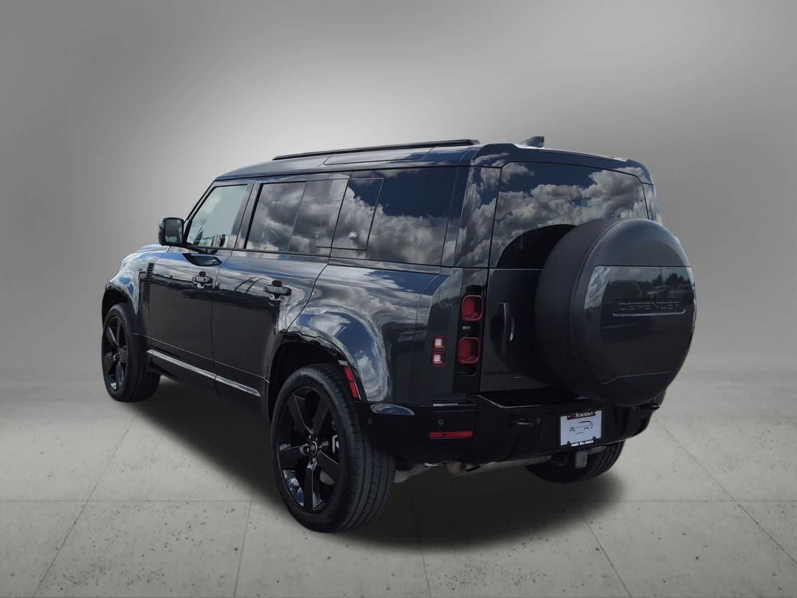 Certified 2023 Land Rover Defender 110 X-Dynamic SE AWD/4WD image 4