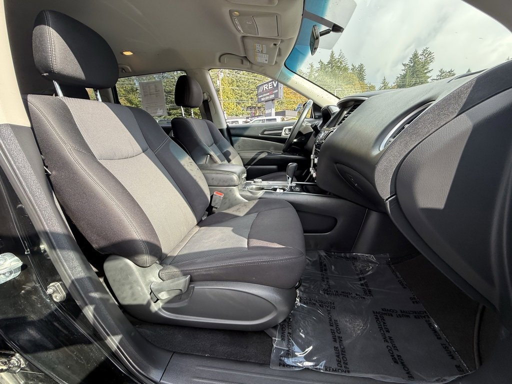 Used 2020 Nissan Pathfinder SV image 31