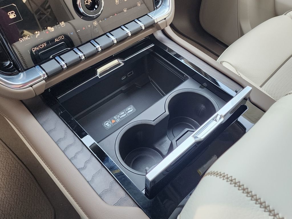 New 2026 GMC Yukon XL Denali w/ Denali Reserve Package image 35