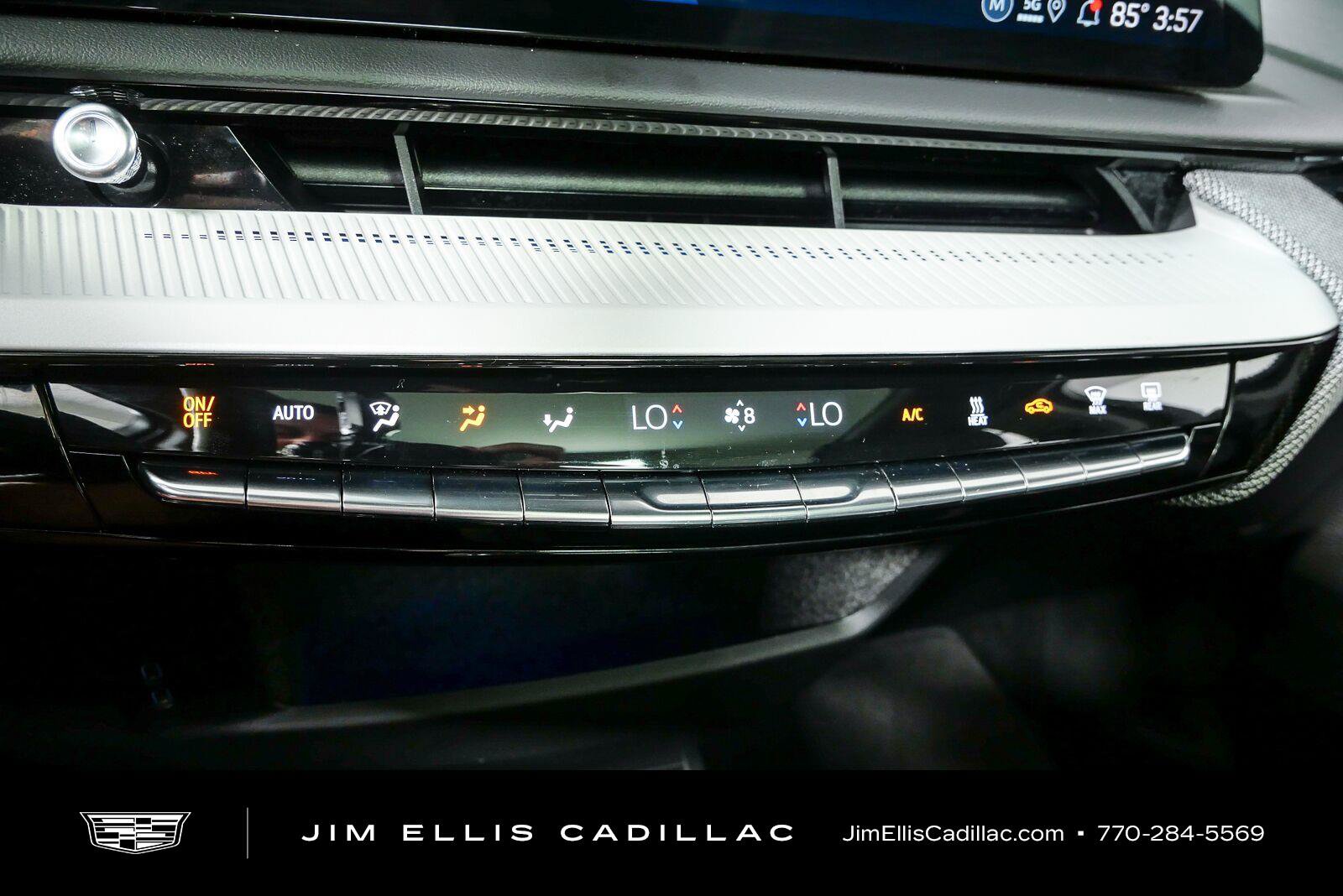 Used 2025 Cadillac Optiq Luxury 1 AWD/4WD image 16