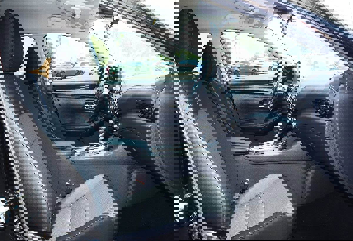 Used 2025 Nissan Sentra SV image 34