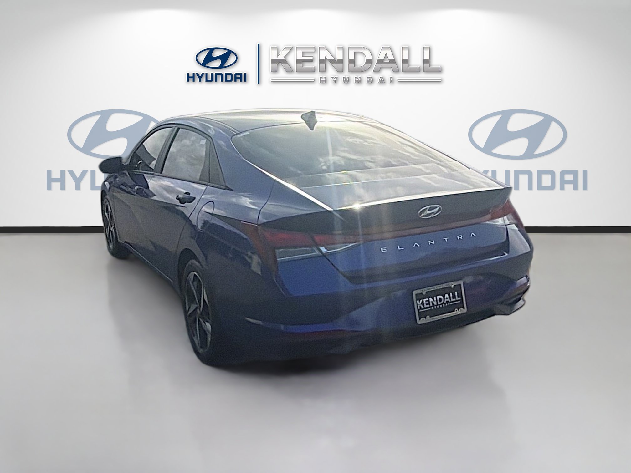 Used 2023 Hyundai Elantra SEL w/ Convenience Package FWD image 4