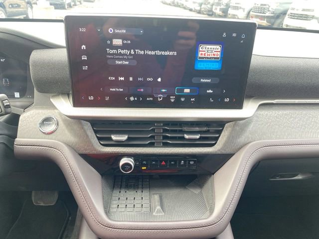 Used 2025 Ford Explorer Platinum w/ LUX Leather Package image 13